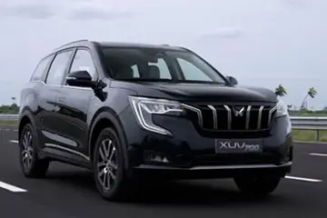 Mahindra XUV700 AX5 AT Diesel Self Drive Car