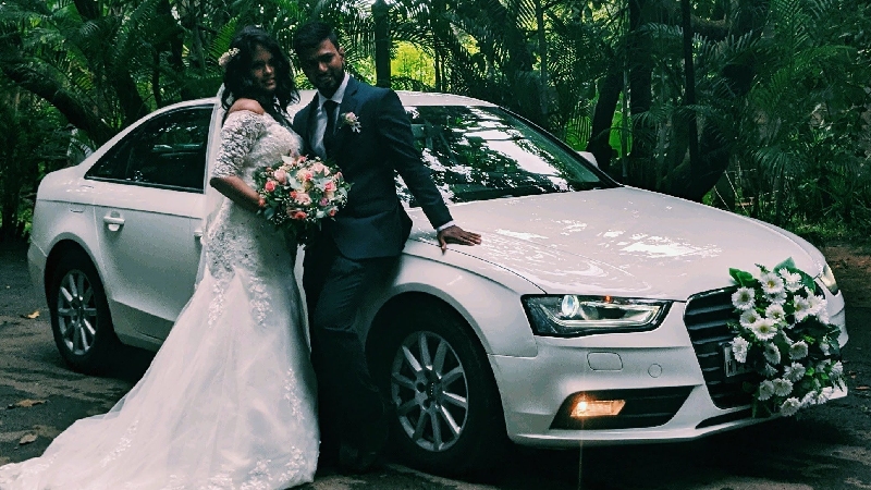 How to Select a Luxury Wedding Car for Your Special Day